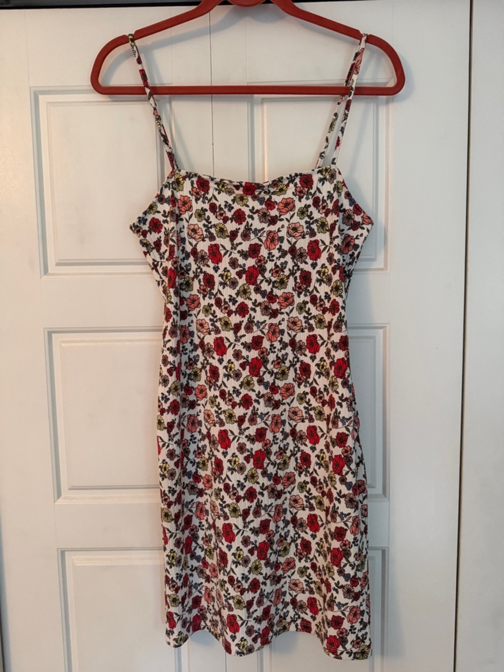 Floral Spaghetti-Strap Sundress in White and Red